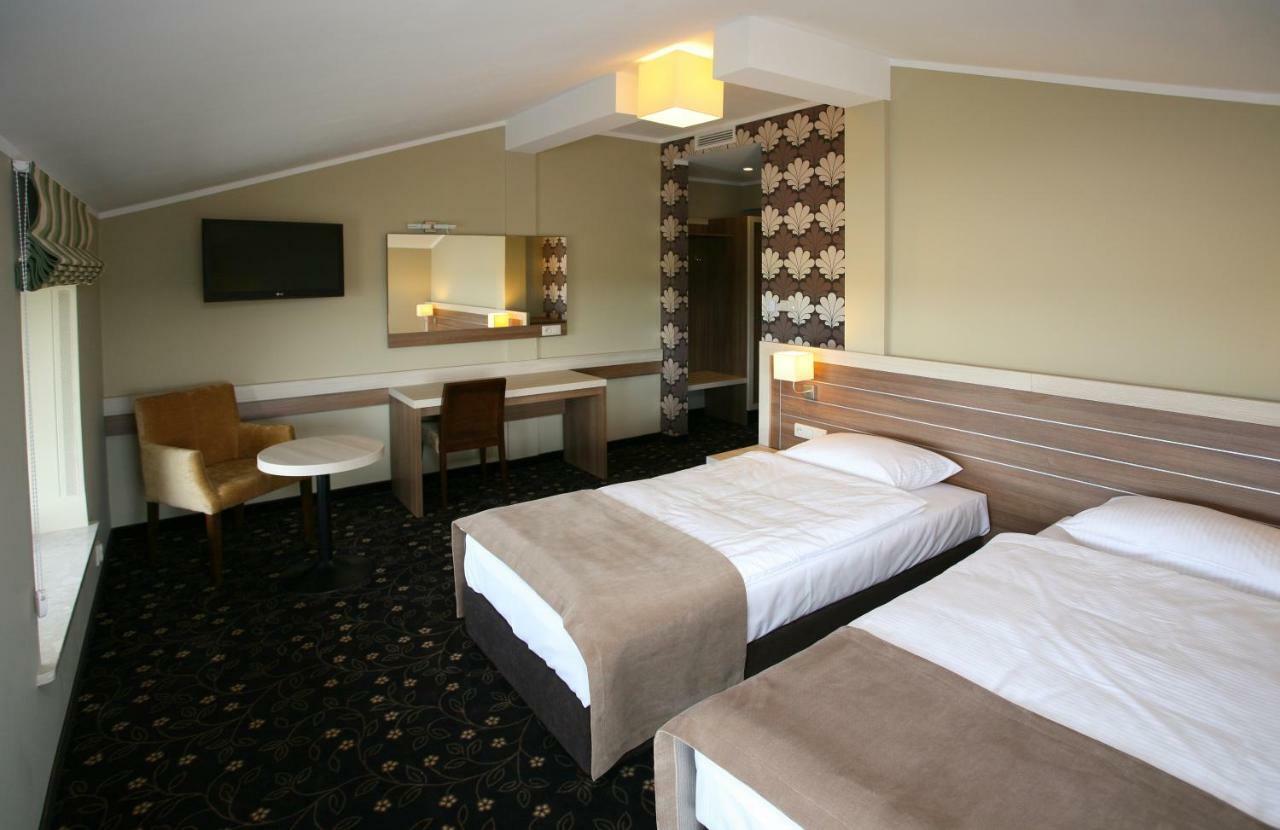 Hotel Delfina Złotoria Buitenkant foto